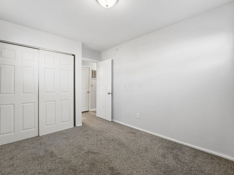 664 Georgian Drive , Columbus, OH 43228 Photo 21