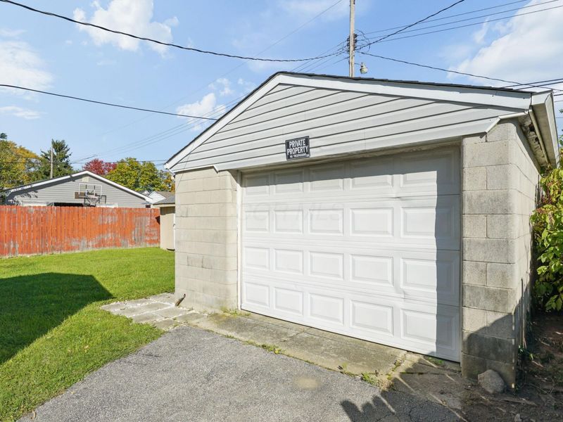 664 Georgian Drive , Columbus, OH 43228 Photo 26