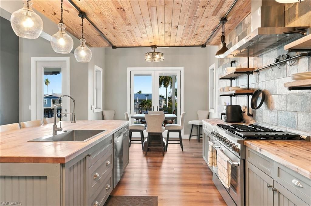 211 Sterling Ave , Fort Myers Beach, FL 33931 Photo