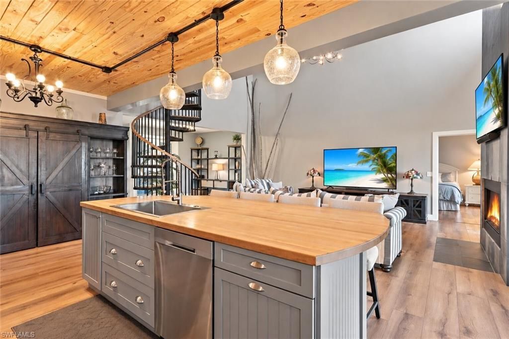 211 Sterling Ave , Fort Myers Beach, FL 33931 Photo