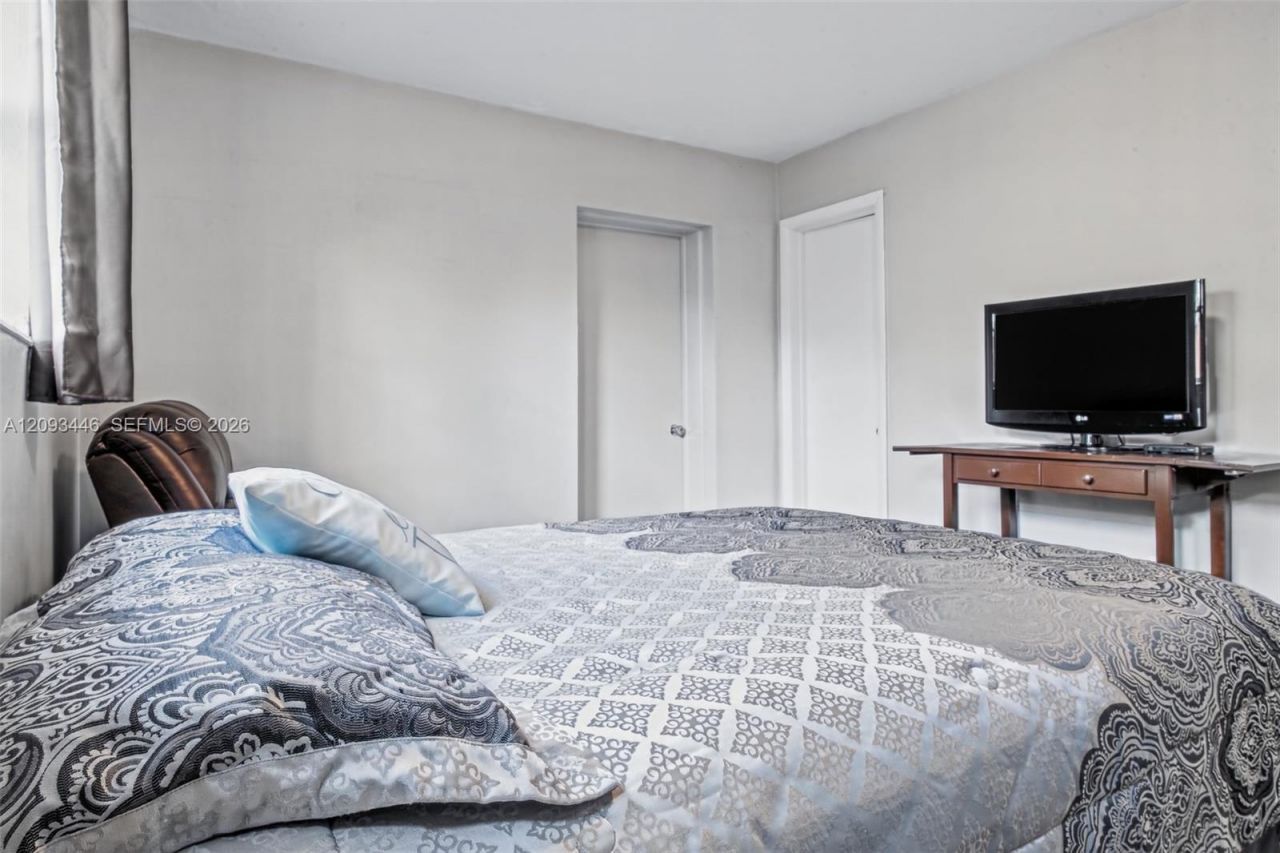 6641 Fillmore St , Hollywood, FL 33024 Photo