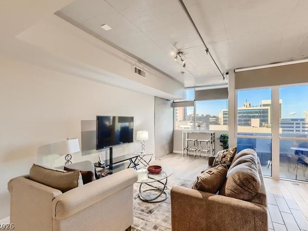 353 E Bonneville Avenue, Unit 805, Las Vegas, NV 89101