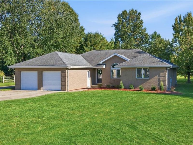 1055 Colonial Drive, Salem, OH 44460 Photo 2