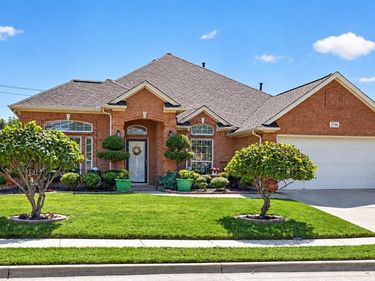 2720 Gray Rock Drive, Fort Worth, TX 76131