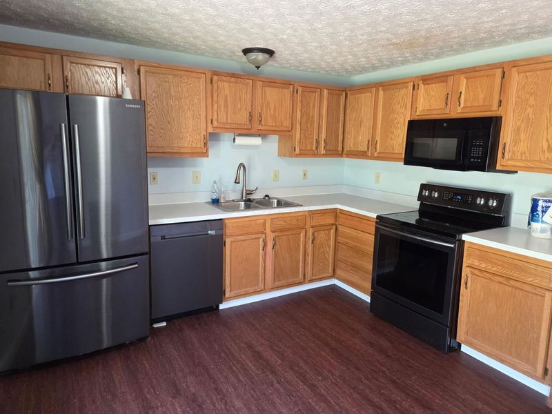 3172 El Greco Drive , Columbus, OH 43204 Photo 3