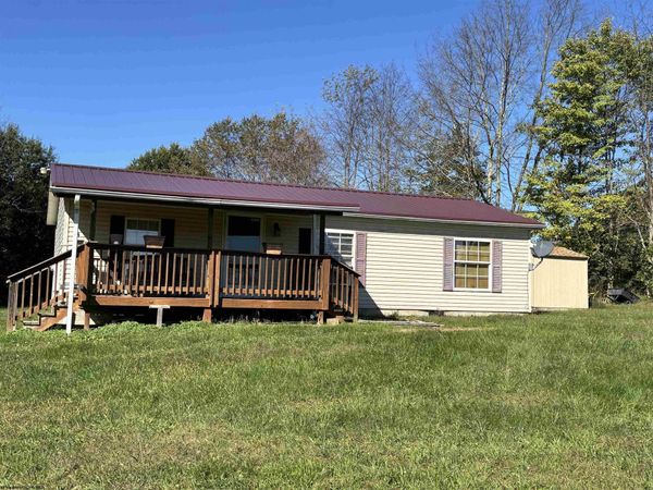 142 Mountain View Lane, Philippi, WV 26416