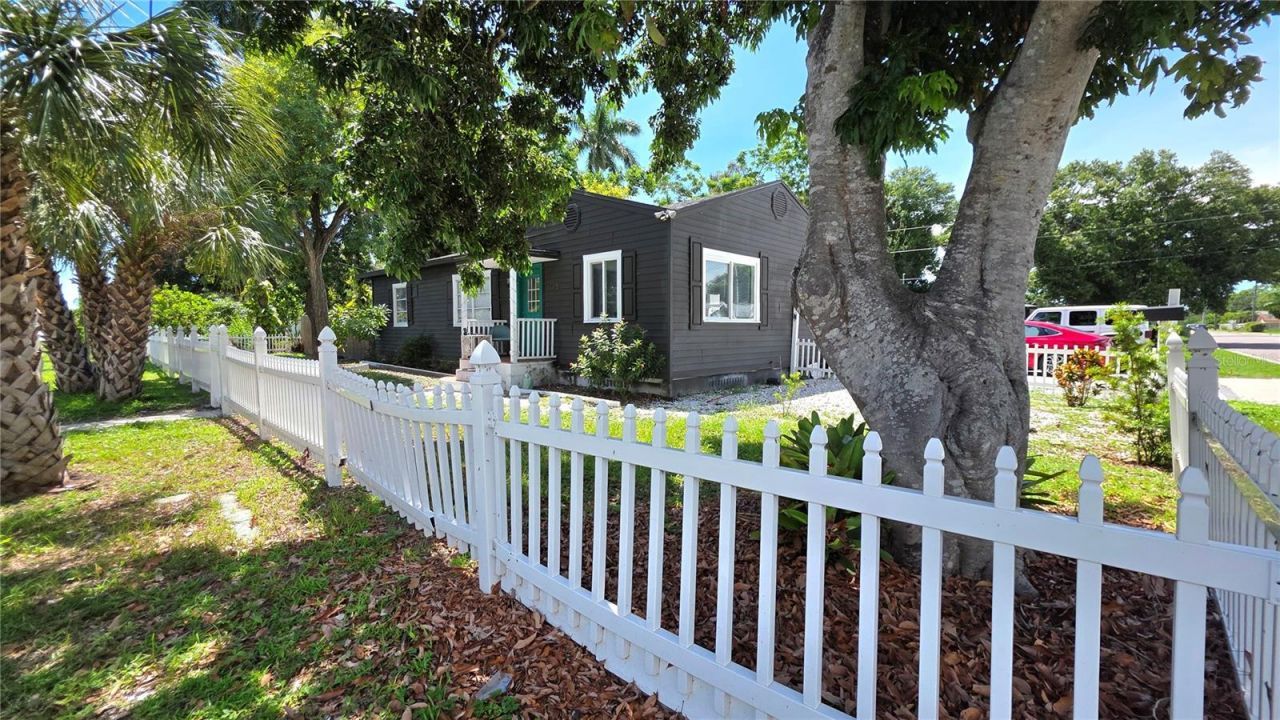 1702 26th Street W, Bradenton, FL 34205 Photo