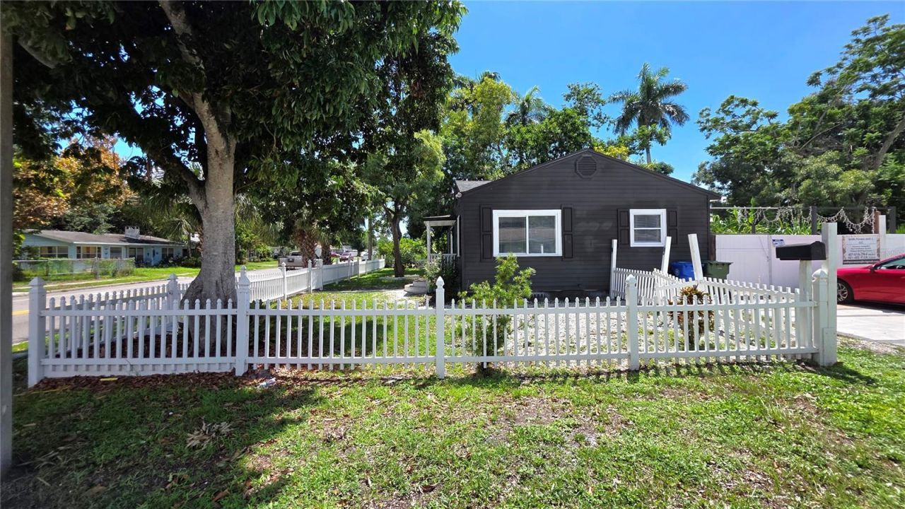1702 26th Street W, Bradenton, FL 34205 Photo