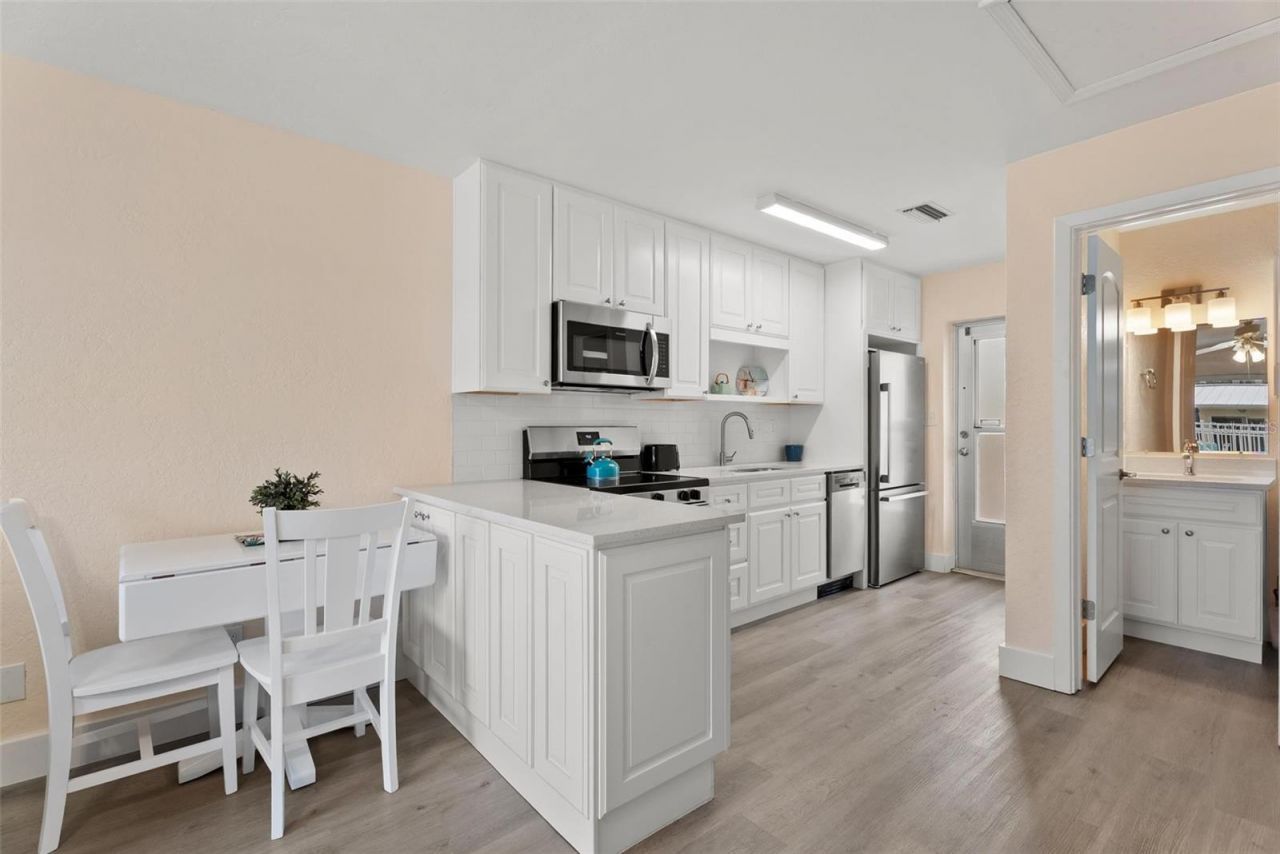 5830 Midnight Pass Road , Unit 8, Sarasota, FL 34242 Photo