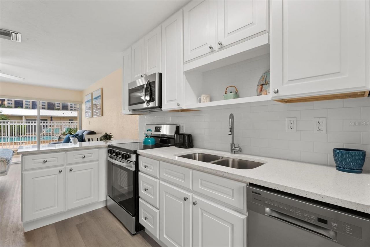 5830 Midnight Pass Road , Unit 8, Sarasota, FL 34242 Photo