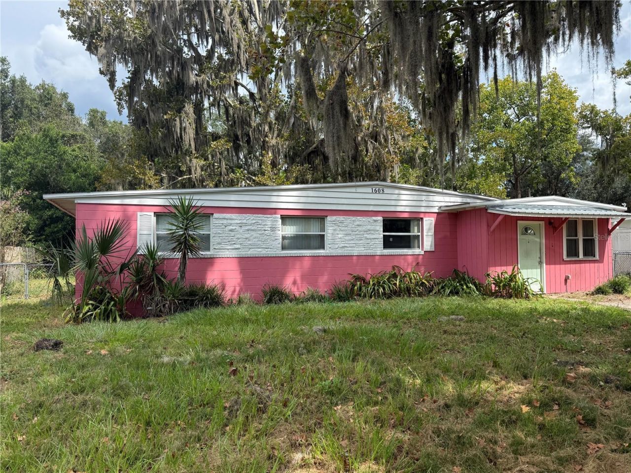 1608 SE 39th Place, Gainesville, FL 32641 Main Photo