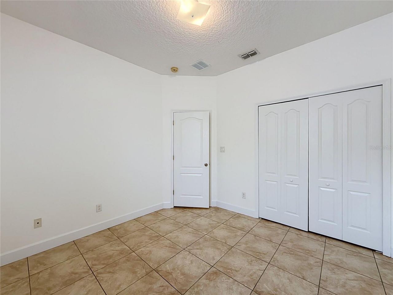 36310 Cavalier , Grand Island, FL 32735 Photo