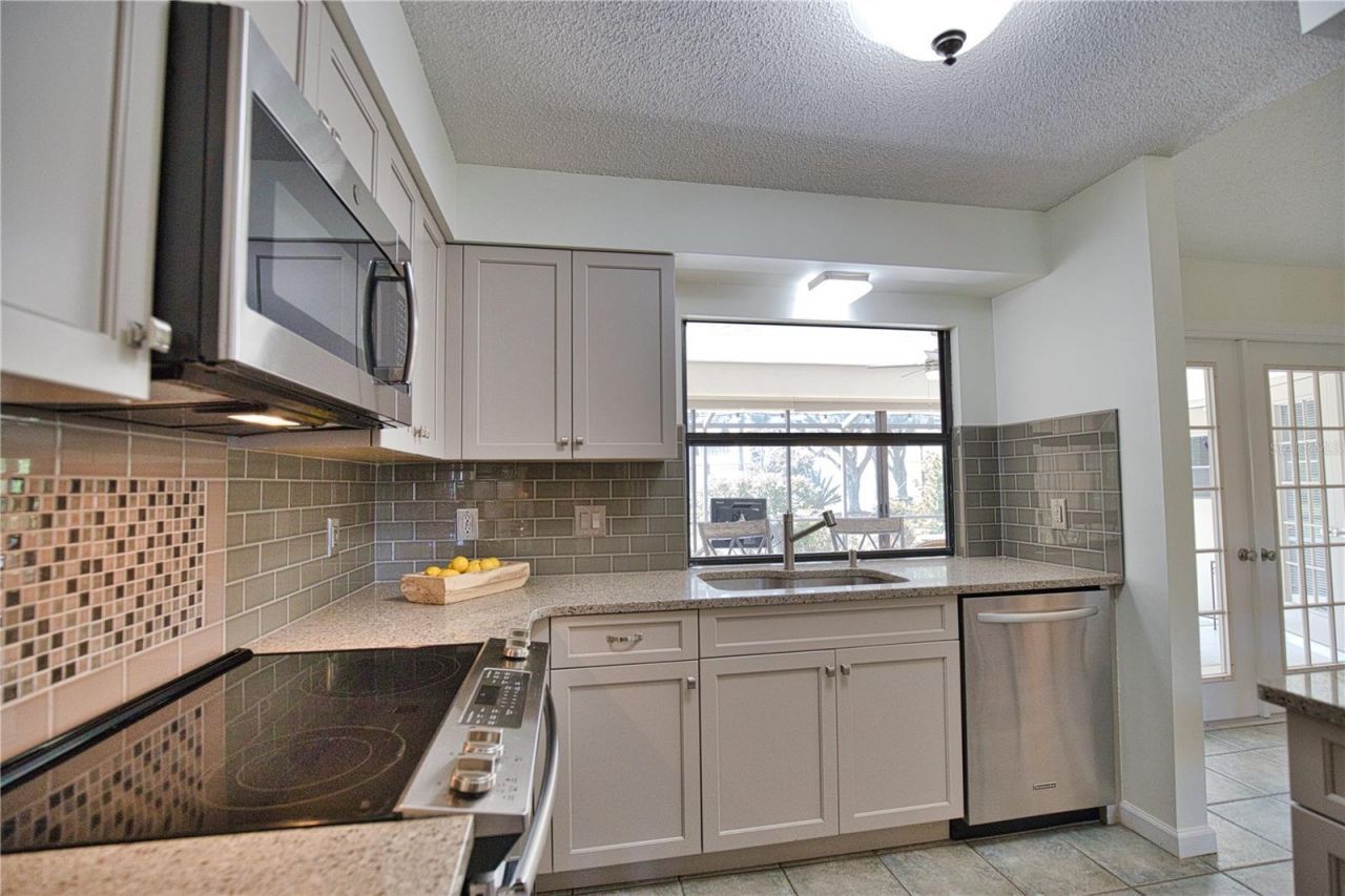 32 Inlets Boulevard , Unit 32, Nokomis, FL 34275 Photo