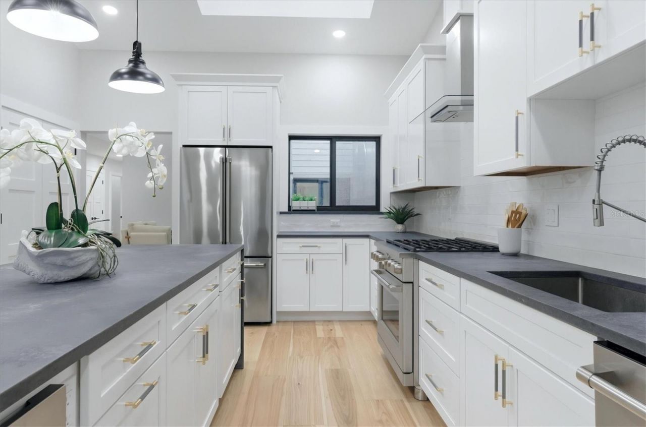 2141 Harbourside Drive, Unit 1203, Longboat Key, FL 34228 Photo