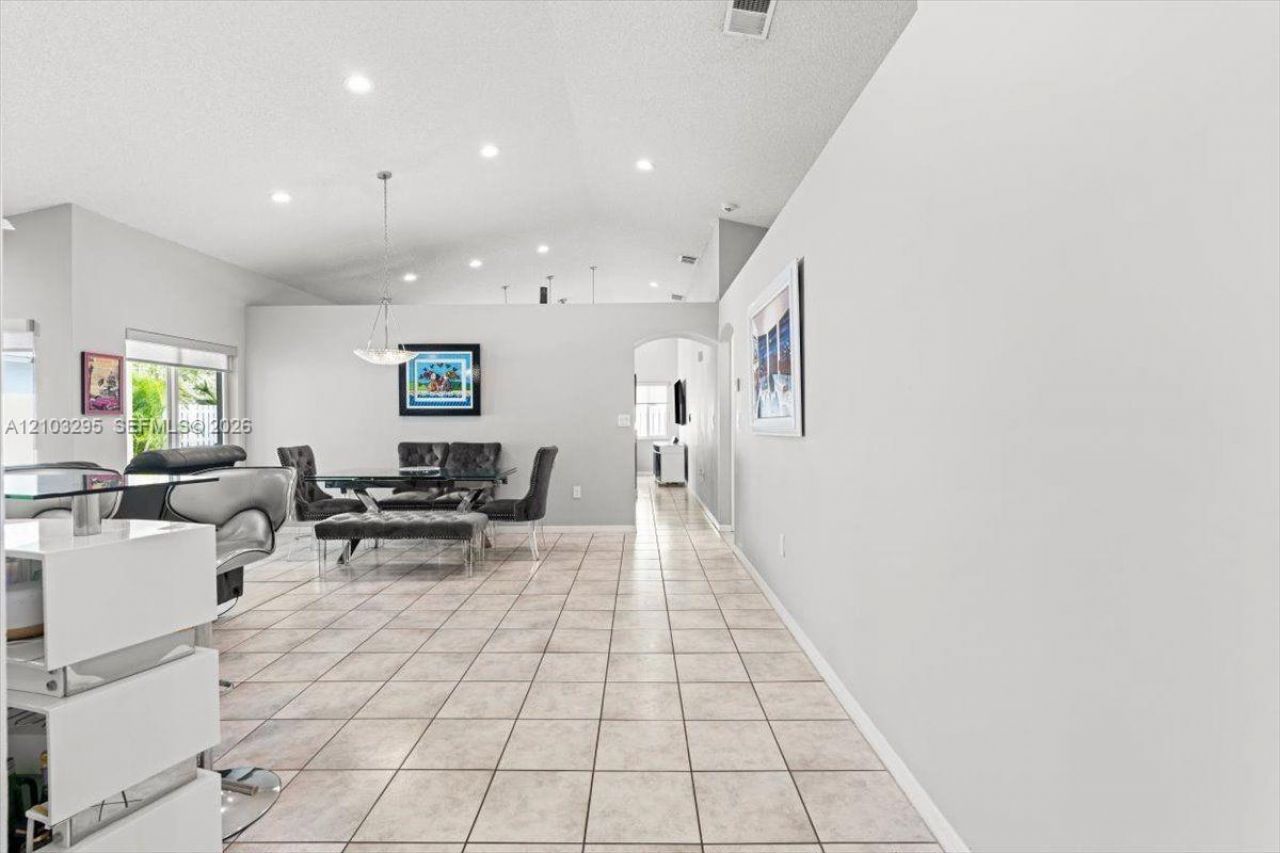 1010 NW 125th Ave , Sunrise, FL 33323 Photo