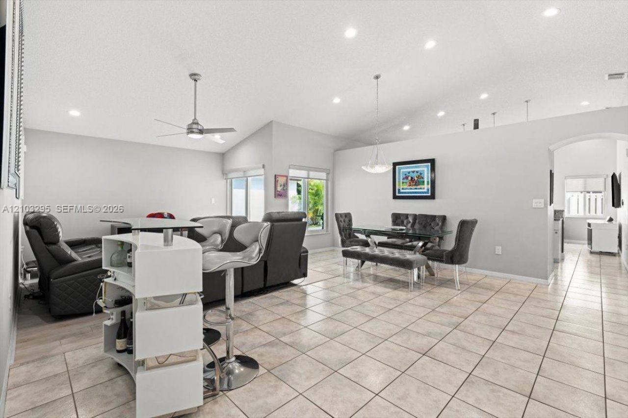 1010 NW 125th Ave , Sunrise, FL 33323 Photo