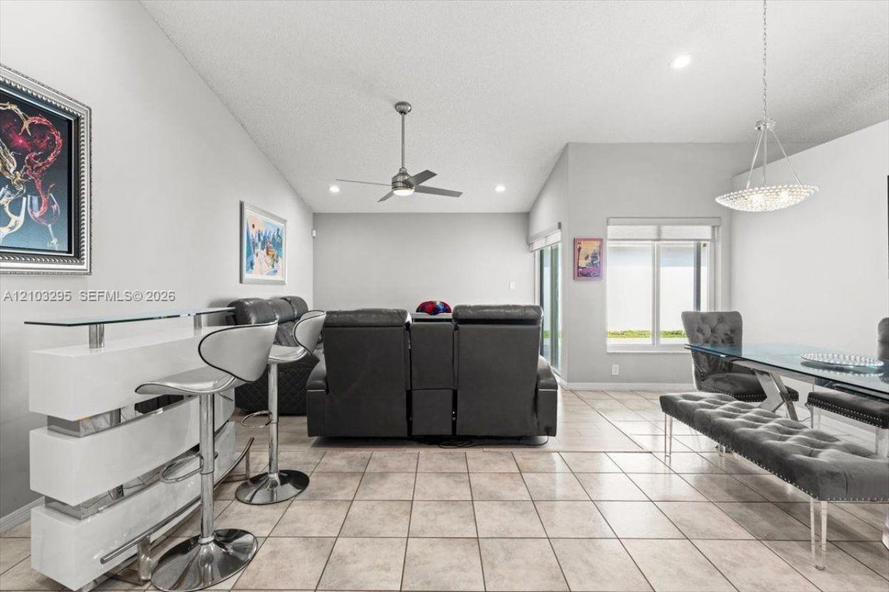 1010 NW 125th Ave , Sunrise, FL 33323 Photo