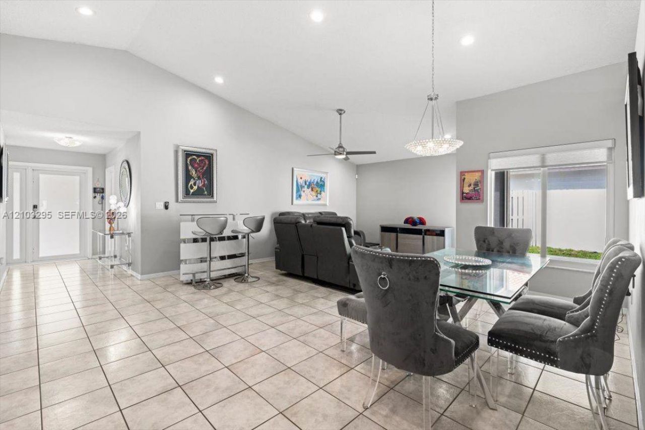 1010 NW 125th Ave , Sunrise, FL 33323 Photo
