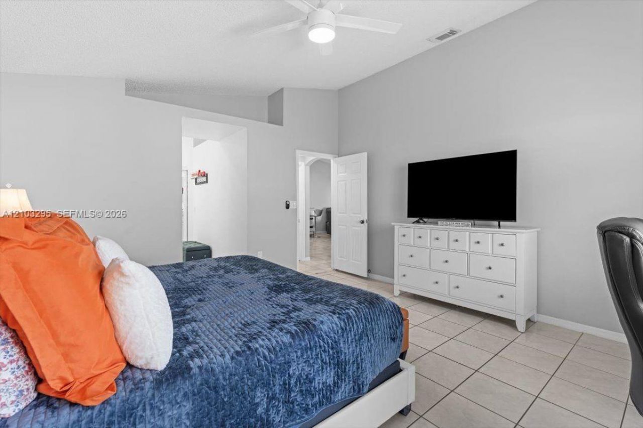 1010 NW 125th Ave , Sunrise, FL 33323 Photo