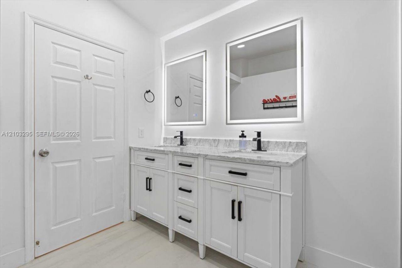 1010 NW 125th Ave , Sunrise, FL 33323 Photo