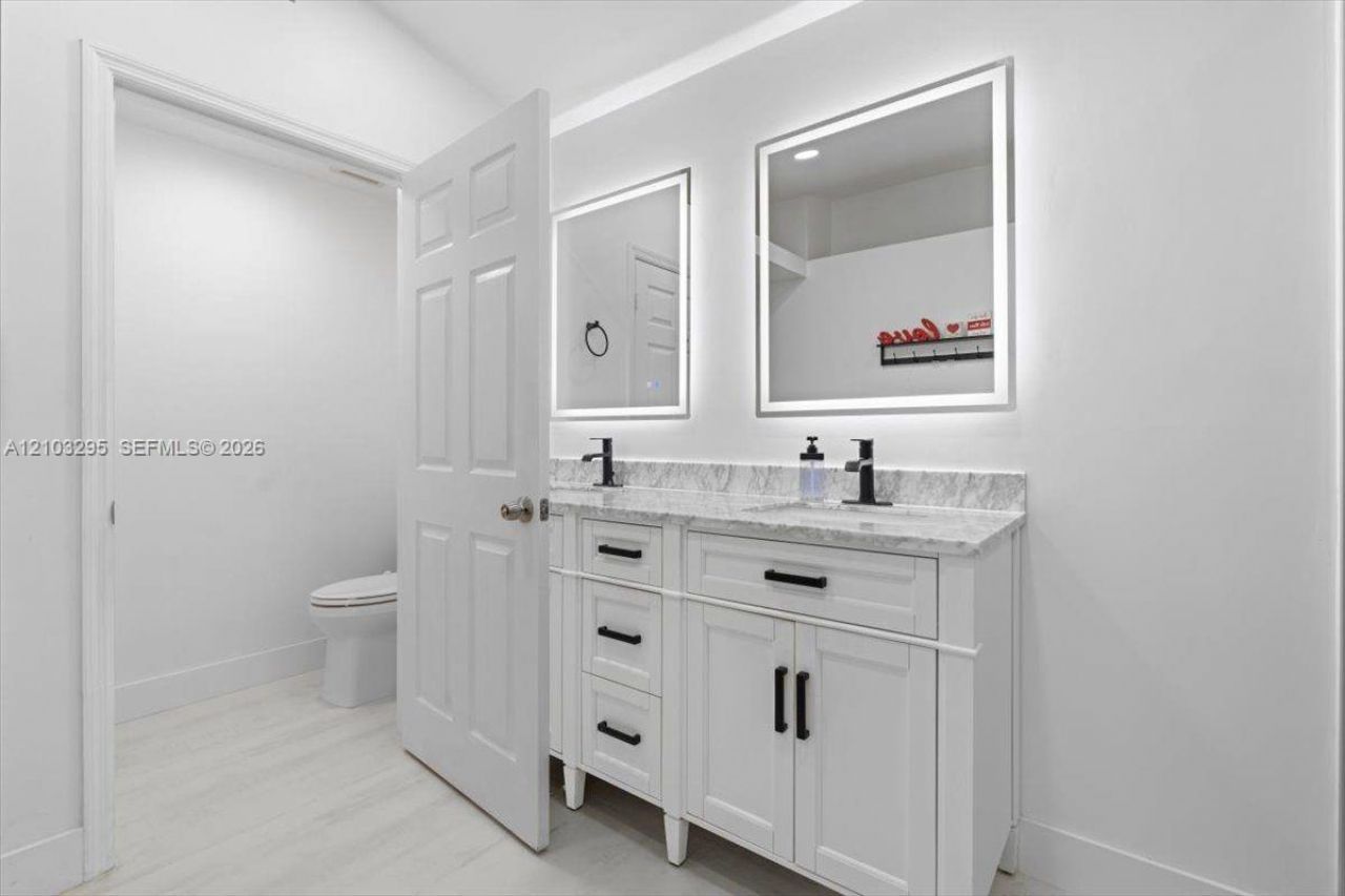 1010 NW 125th Ave , Sunrise, FL 33323 Photo