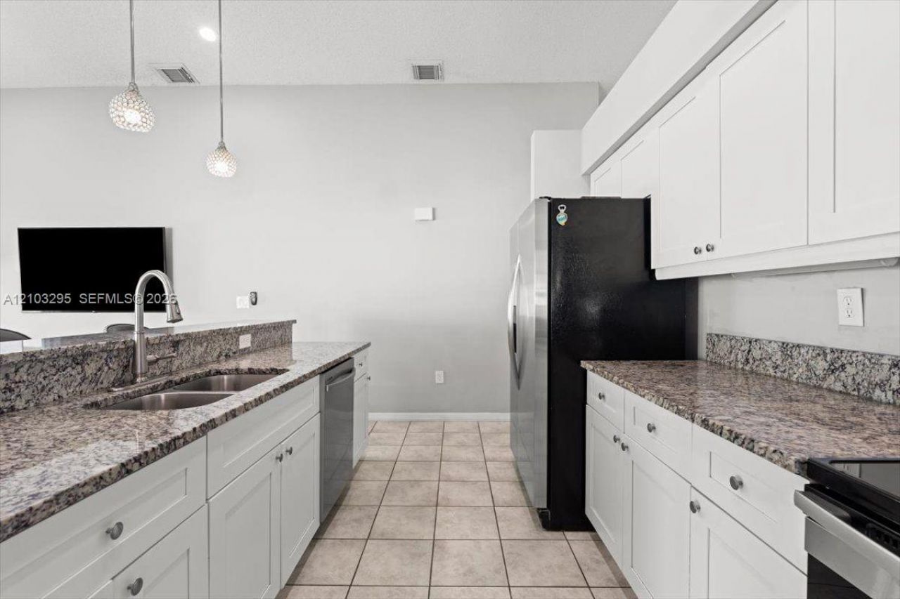 1010 NW 125th Ave , Sunrise, FL 33323 Photo