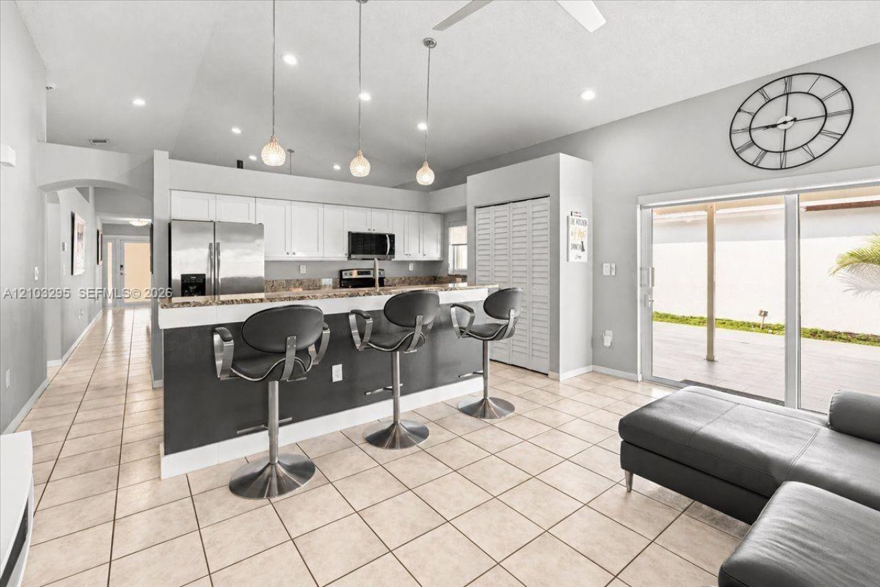 1010 NW 125th Ave , Sunrise, FL 33323 Photo