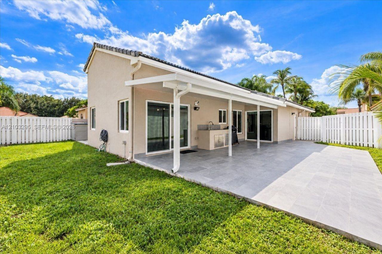 1010 NW 125th Ave , Sunrise, FL 33323 Photo