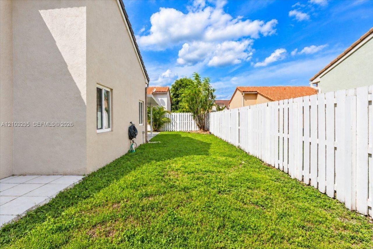 1010 NW 125th Ave , Sunrise, FL 33323 Photo