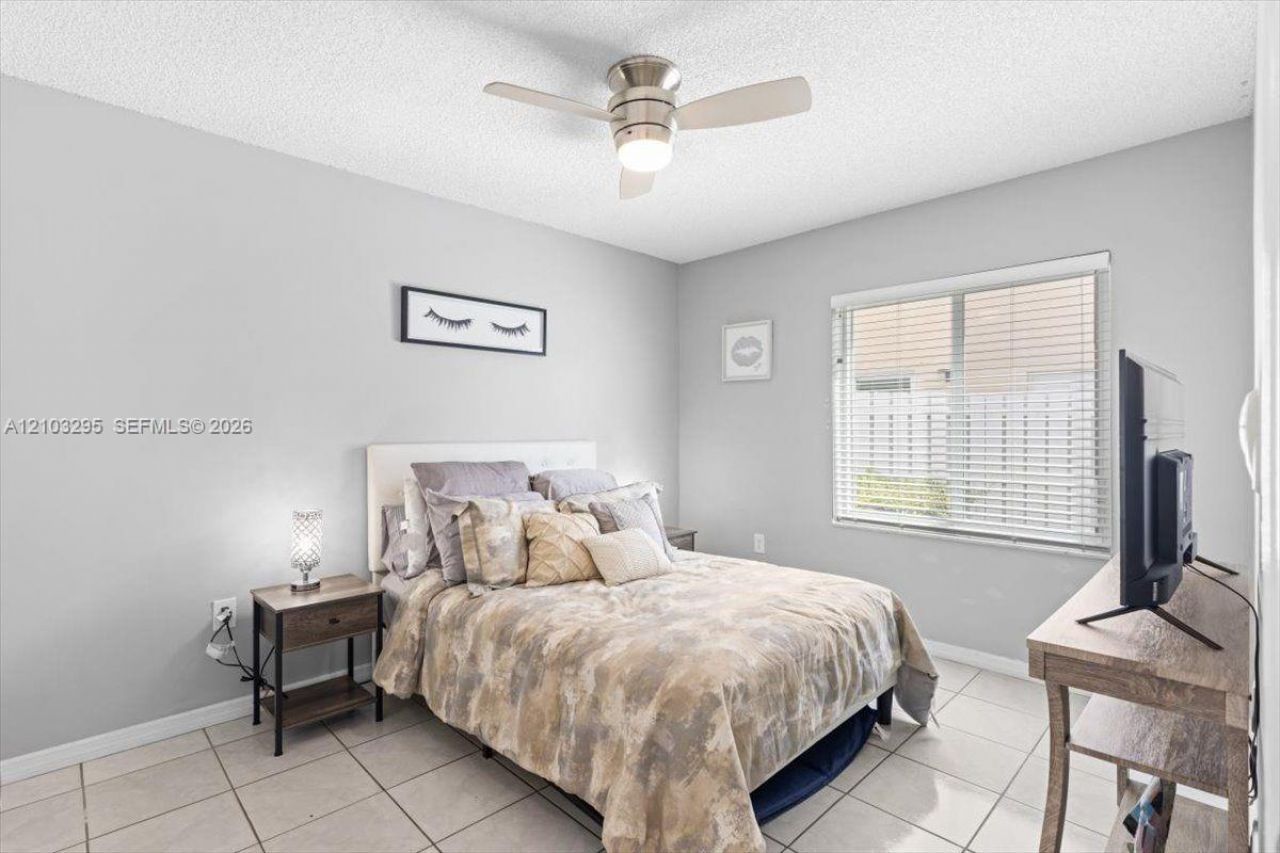 1010 NW 125th Ave , Sunrise, FL 33323 Photo