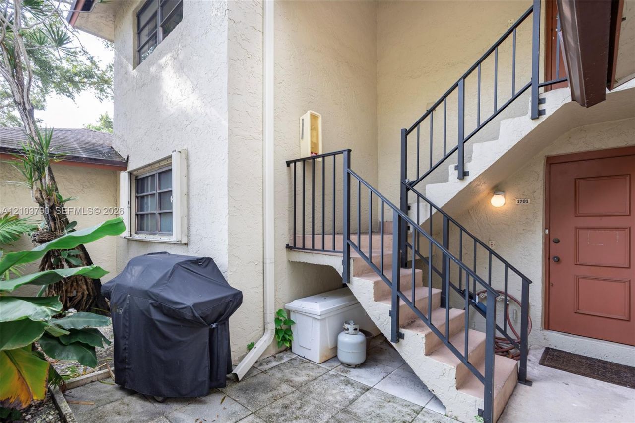 3951 NE 19th Rd , Unit 1702, Pompano Beach, FL 33064 Photo