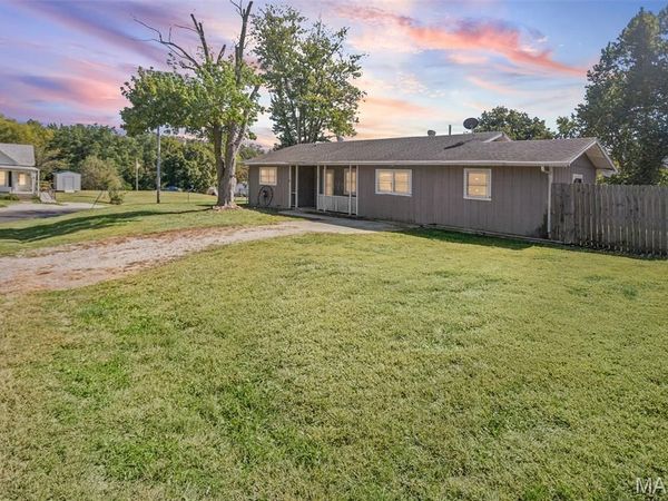 103 E North Street, Pleasant Hill, IL 62366