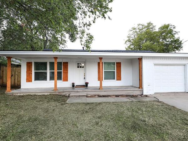 506 Lindsey Street, Bowie, TX 76230
