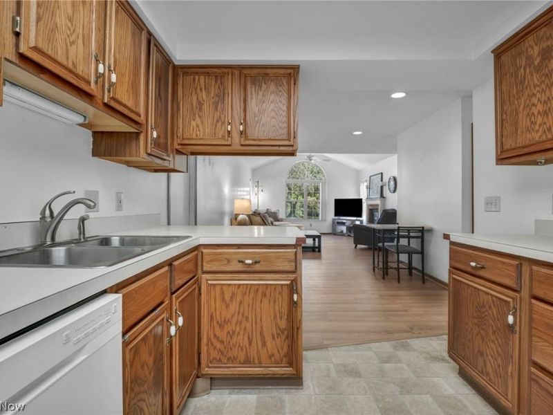 7780 Brittanny Drive NE, North Canton, OH 44720 Photo 4