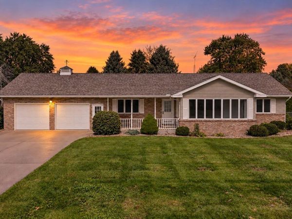 28752 Maple Terrace, Dowagiac, MI 49047