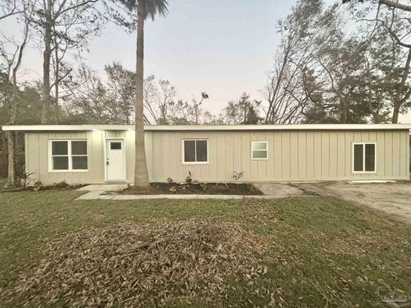 3164 Atlas Dr, Milton, FL 32583