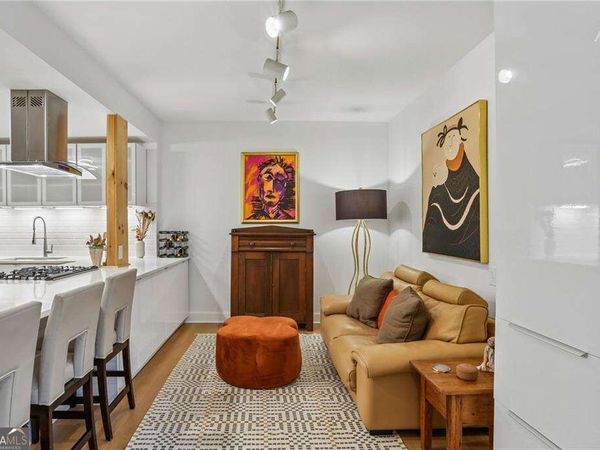 2632 Peachtree Road NW, Unit 302B, Atlanta, GA 30305