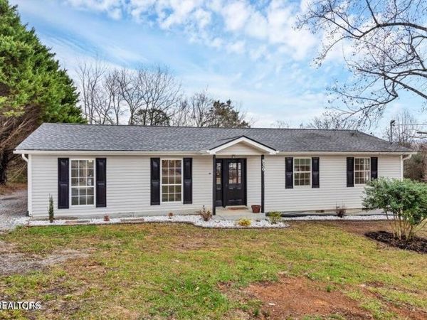 936 Coker Rd, Maryville, TN 37801