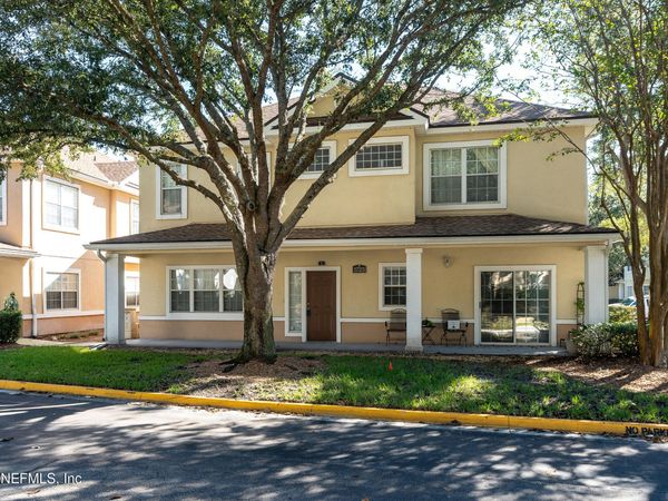 1723 W FOREST LAKE Circle W, Unit 1, Jacksonville, FL 32225