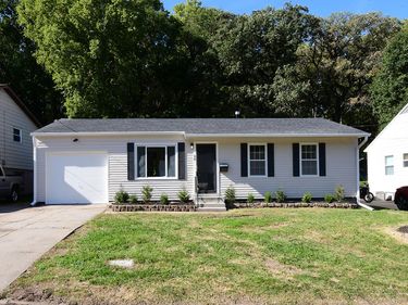 26 LYNNWOOD Drive, COUNCIL BLUFFS, IA 51503