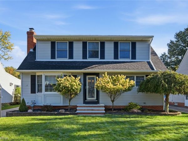 16420 Parklawn Avenue , Middleburg Heights, OH 44130
