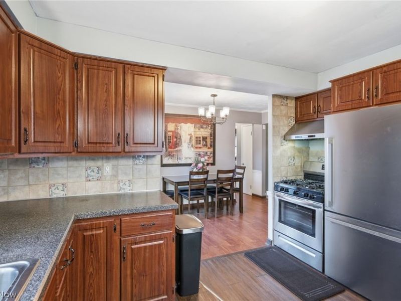 16420 Parklawn Avenue, Middleburg Heights, OH 44130 Photo 13