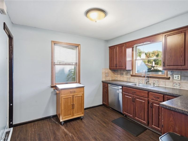 16420 Parklawn Avenue, Middleburg Heights, OH 44130 Photo 14