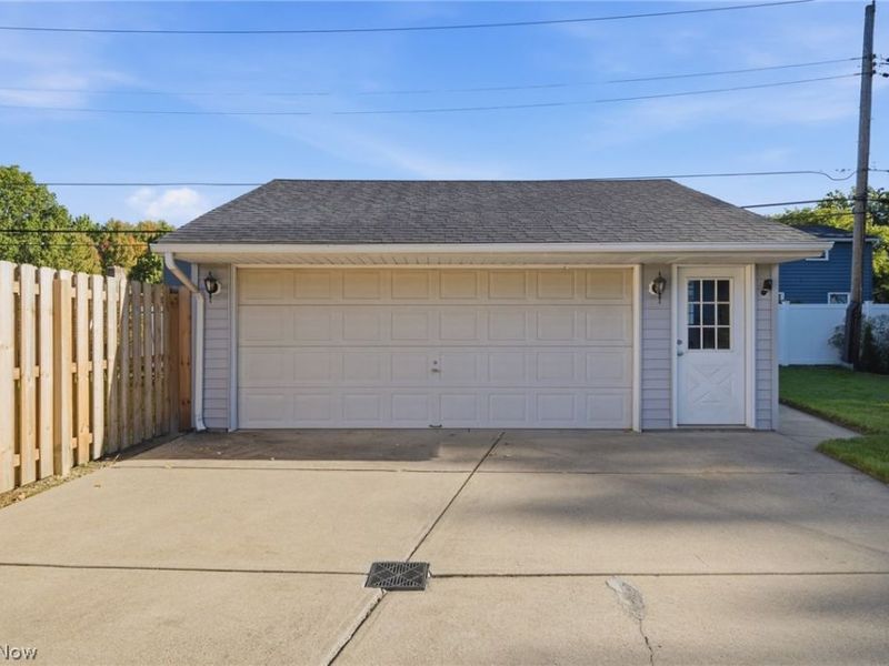 16420 Parklawn Avenue, Middleburg Heights, OH 44130 Photo 42