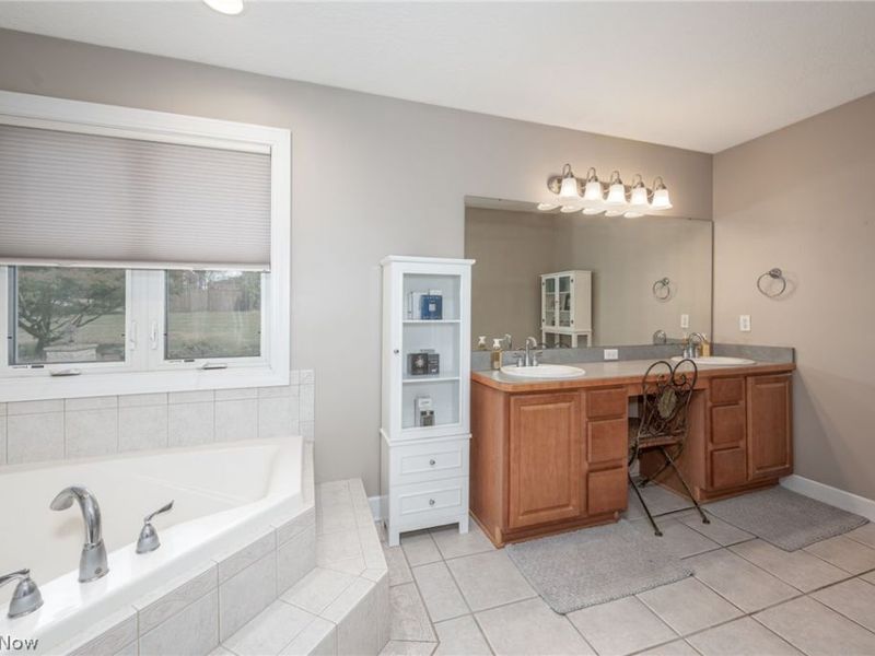 1233 Windward Lane, Kent, OH 44240 Photo 14