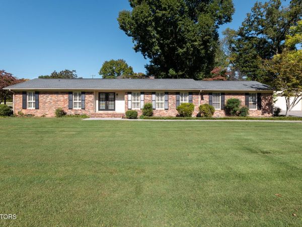 303 Greenhill Drive, Maryville, TN 37804