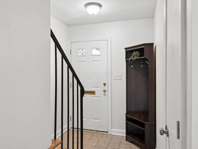 2885 Chateau Circle S, Upper Arlington, OH 43221 Photo 4