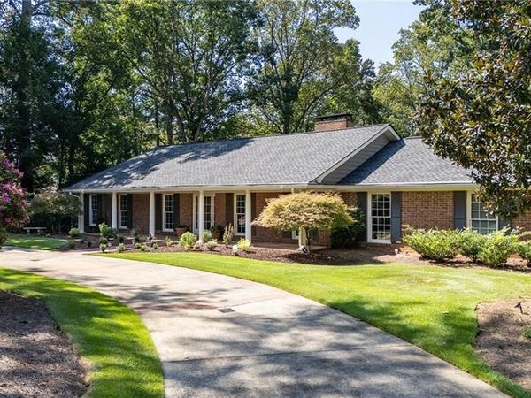5580 Lake Island Drive , Sandy Springs, GA 30327