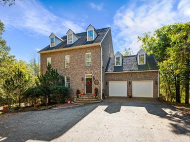 616 Lake Vista Drive, Forest, VA 24551