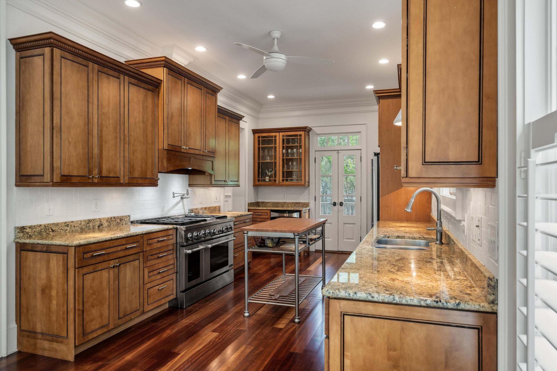 2104 Royal Pine Drive Photo 12